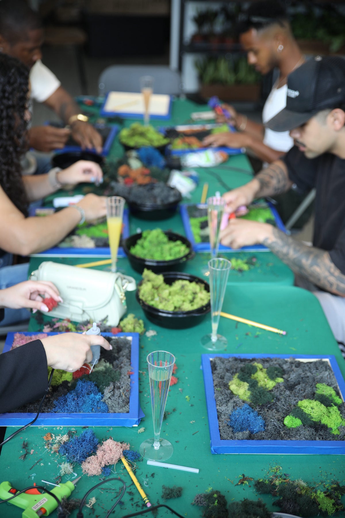 Moss Wall Class - Good Vibes & Champagne